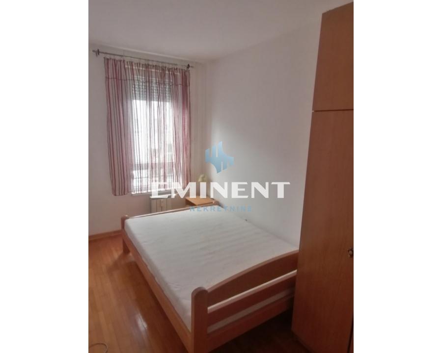 Stan Izdavanje Beograd Blok 72 53 m2