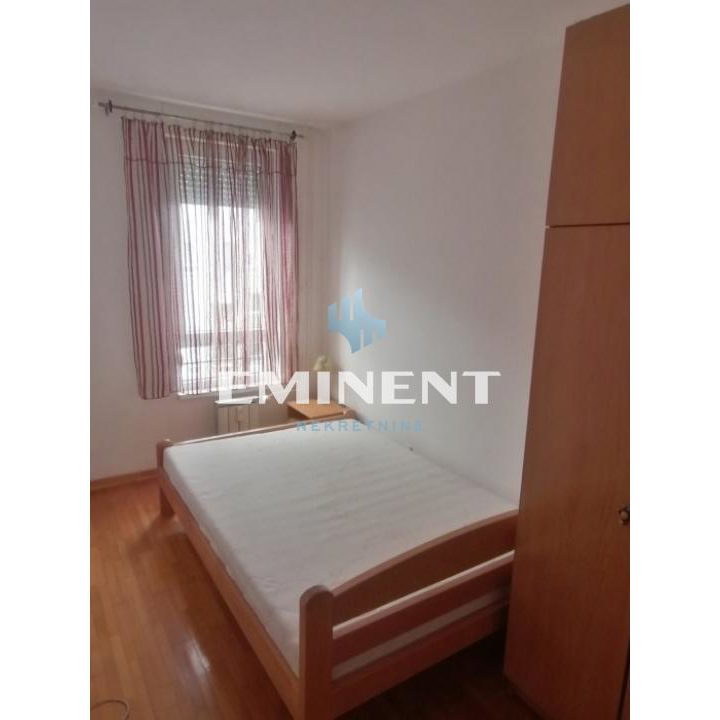 Stan Izdavanje Beograd Blok 72 53 m2