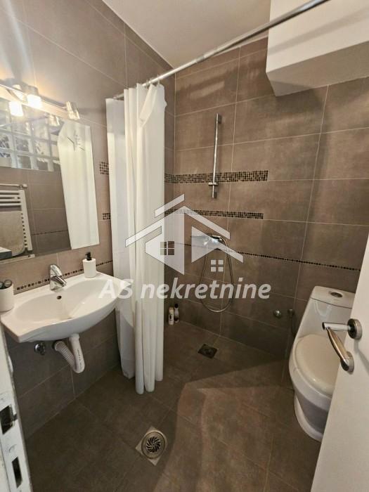 Trosoban stan za izdavanje, Blok 23, Beograd, 73m², 7. sprat, 950 €/mes