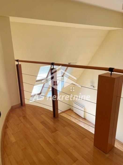 Višesoban stan za izdavanje, Kalenić Pijaca, Beograd, 207m², 2.500 €/mes
