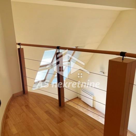 Višesoban stan za izdavanje, Kalenić Pijaca, Beograd, 207m², 2.500 €/mes