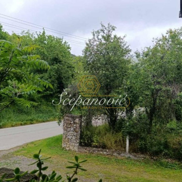 Kuća na prodaju, Jazak, Irig, 188m², 180.000 €