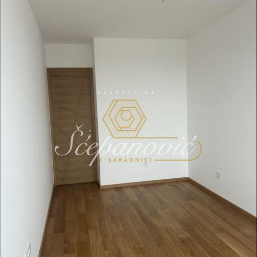 Četvorosoban stan za izdavanje, Centar, Novi Sad, 108m², 1.800 €/mes