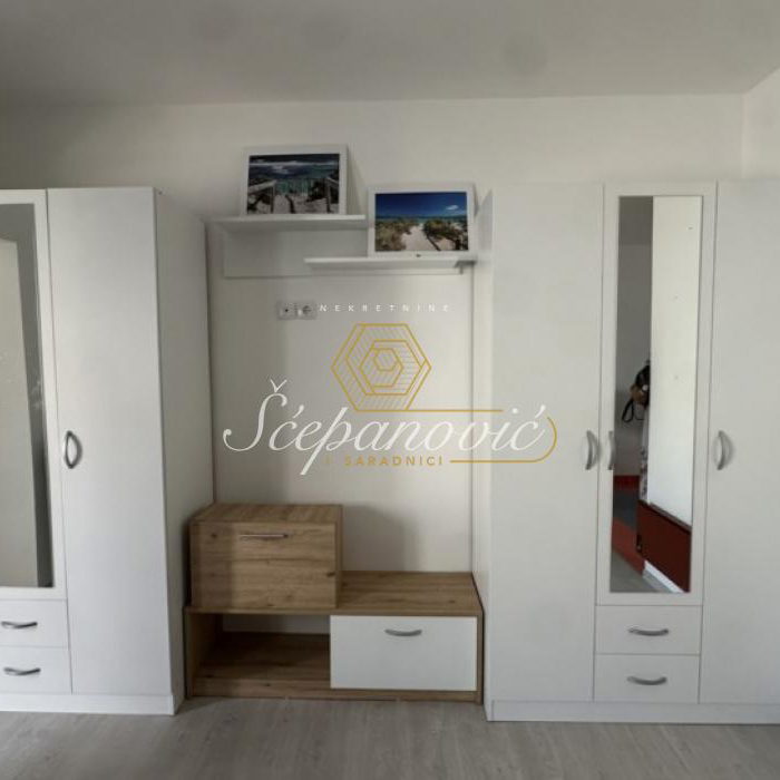 Stan Izdavanje Novi Sad  28 m2