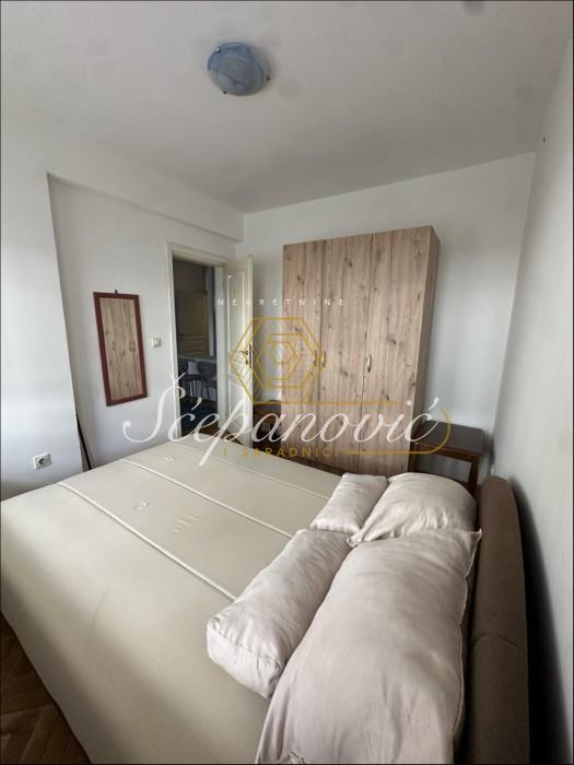 Dvosoban stan za izdavanje, Bulevar Oslobođenja, Novi Sad, 31m², 380 €/mes