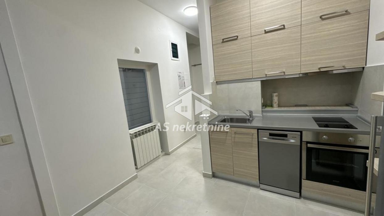 Višesoban stan za izdavanje, Kalenić Pijaca, Beograd, 223m², 2.400 €/mes