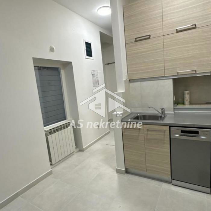 Višesoban stan za izdavanje, Kalenić Pijaca, Beograd, 223m², 2.400 €/mes