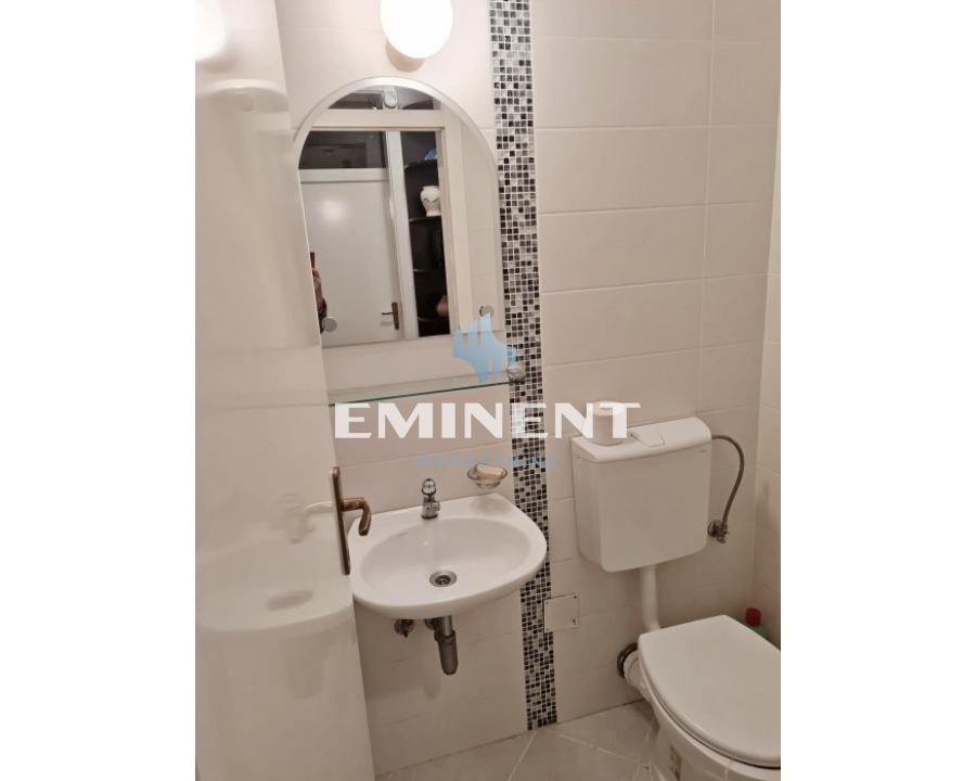 prodaja-stanova-beograd-gvMFaUzama Trosoban stan za izdavanje, Blok 22, Beograd, 84m², 900 €/mes