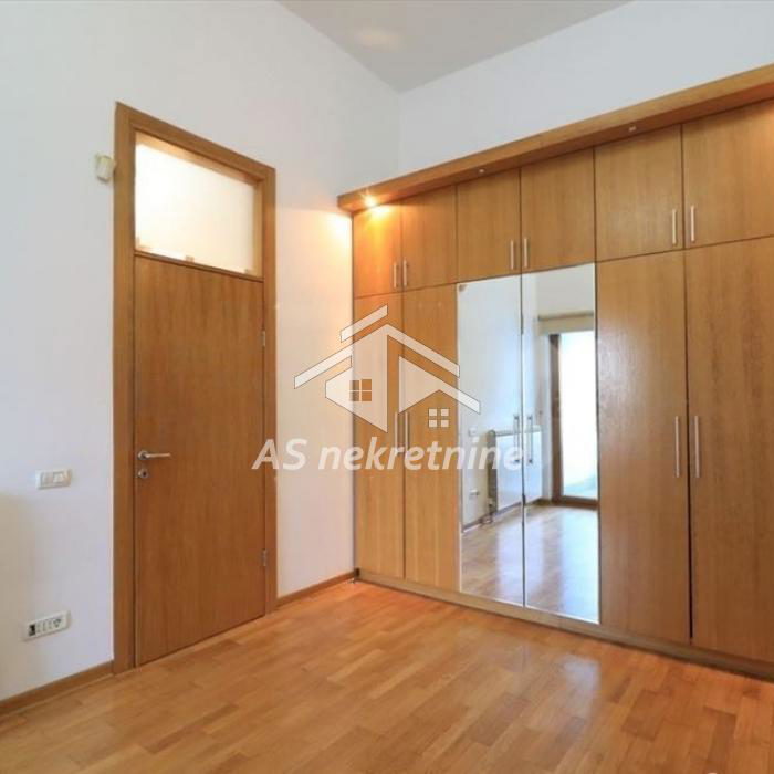 Četvorosoban stan za izdavanje, 27. Marta, Beograd, 222m², 2.200 €/mes