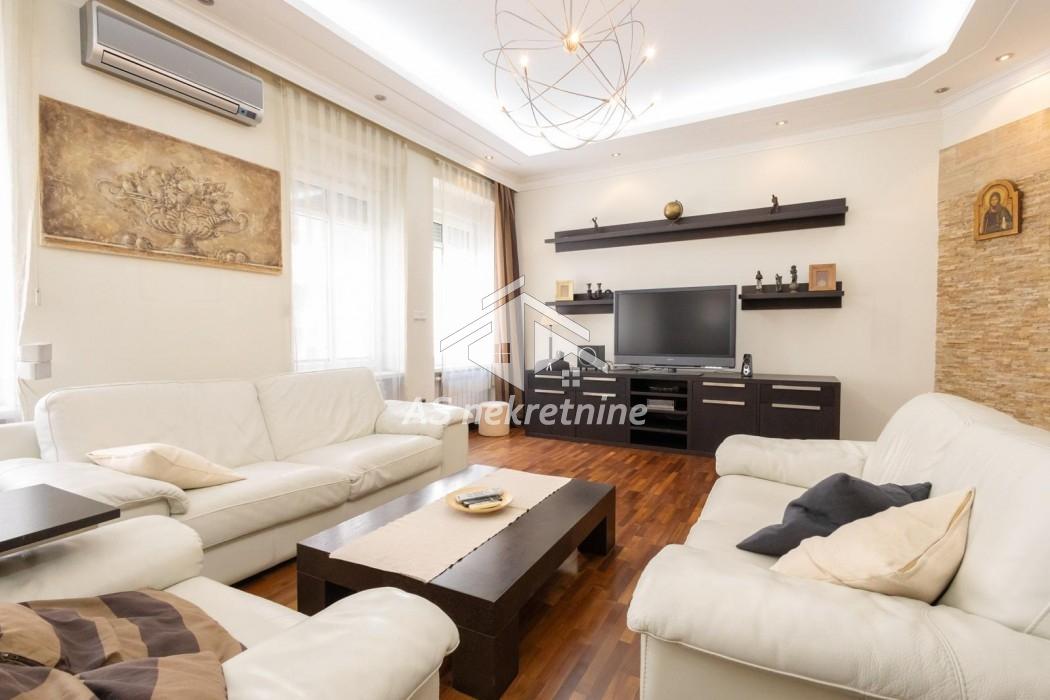 Četvorosoban stan za izdavanje, Obilićev Venac, Beograd, 140m², 1.800 €/mes