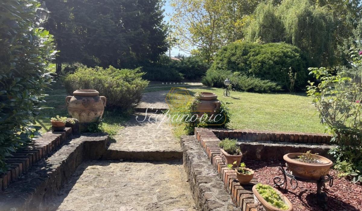 Kuća na prodaju, Sremska Kamenica, Novi Sad, 202m², 873.000 €
