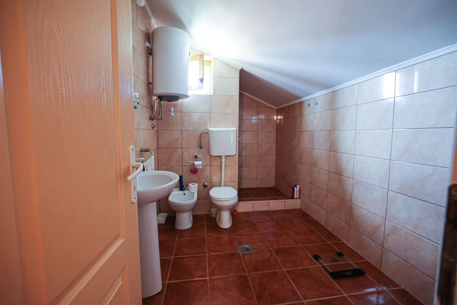 prodaja-stanova-beograd-k2cNn695SS Kuća na prodaju, Borča, Beograd, 282m², 330.000 €