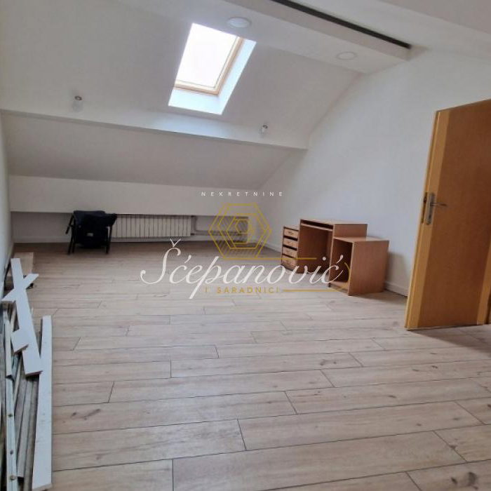 Lokal Izdavanje Novi Sad  92 m2