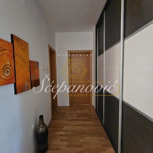 Četvorosoban stan na prodaju, Bulevar Oslobođenja, Novi Sad, 134m², 299.000 €