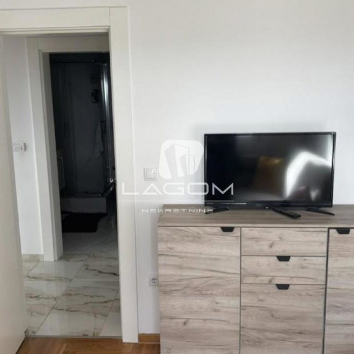 Trosoban stan na prodaju, Ledine, Beograd, 59m², 174.000 €