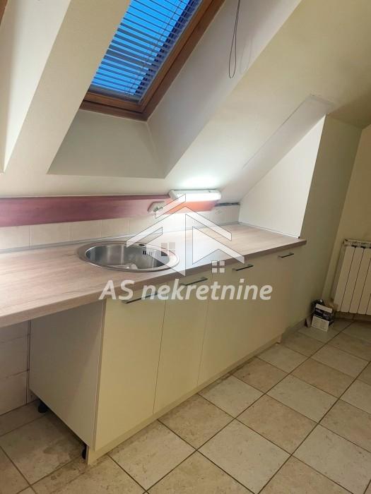 Višesoban stan za izdavanje, Kalenić Pijaca, Beograd, 207m², 2.500 €/mes