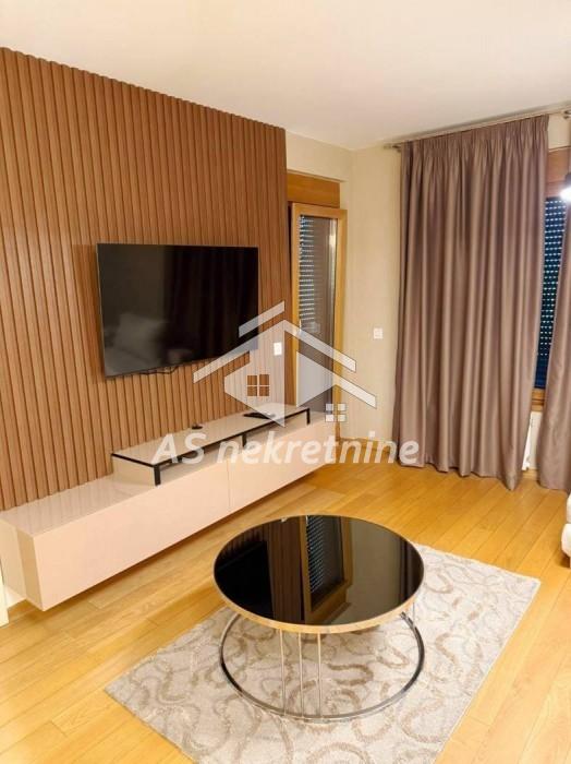 Stan Izdavanje Beograd Južni Bulevar 55 m2