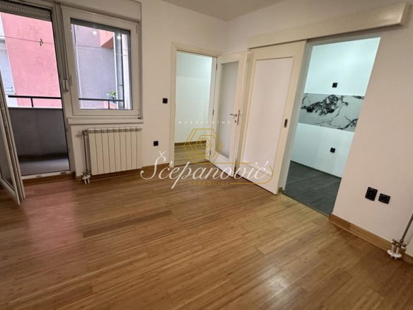 Stan Prodaja Novi Sad  54 m2