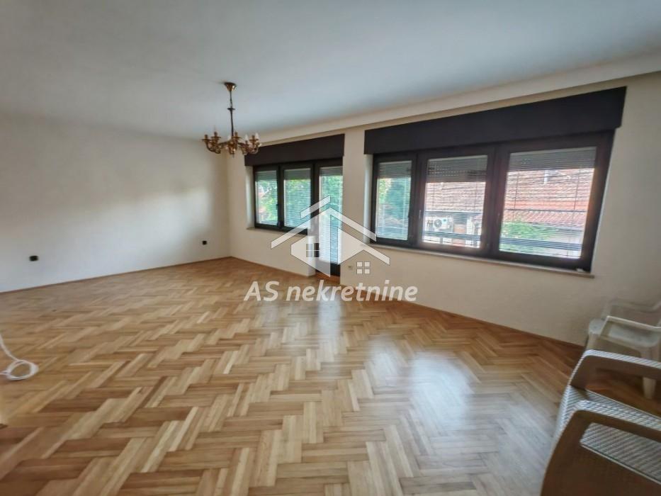 Kuća Izdavanje Beograd Bioskop Voždovac 360 m2