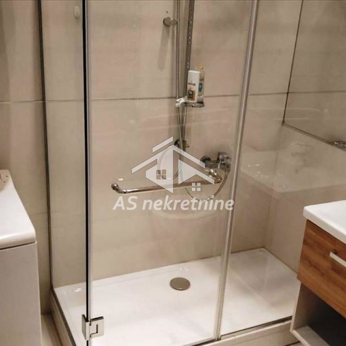 Trosoban stan za izdavanje, London, Beograd, 100m², 1.750 €/mes