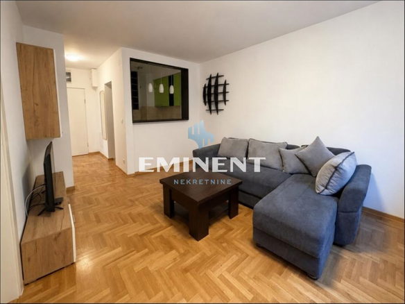 Stan Izdavanje Beograd Blok 72 42 m2