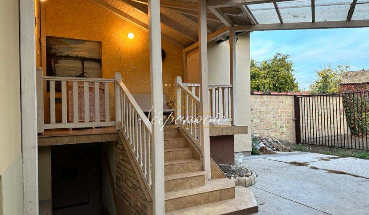 Petosoban stan na prodaju, Temerin – Centar, Temerin, 193m², 170.000 €