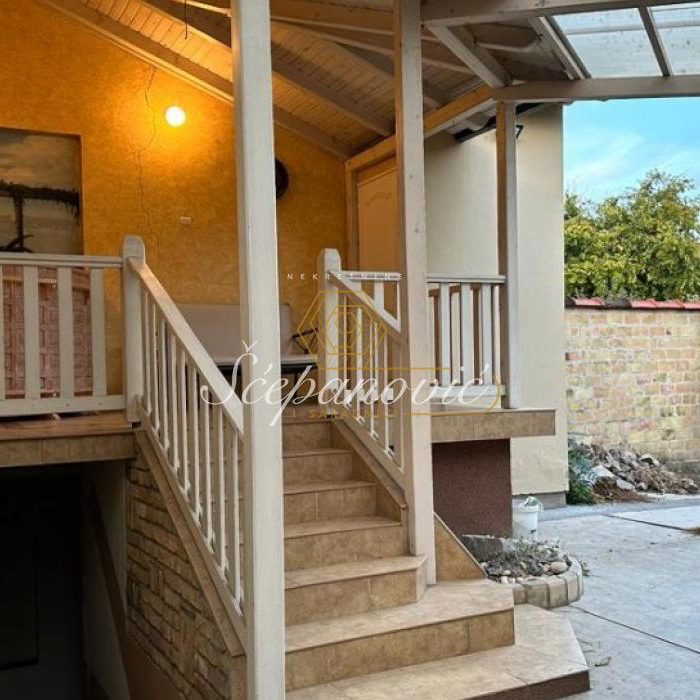 Petosoban stan na prodaju, Temerin – Centar, Temerin, 193m², 170.000 €