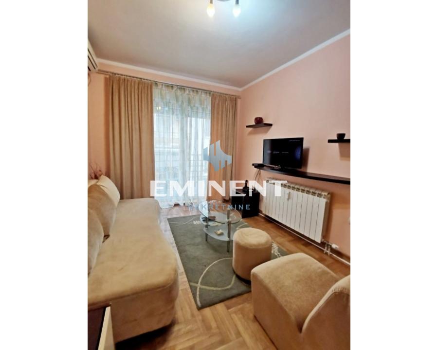 Stan Izdavanje Beograd Đeram Pijaca 58 m2
