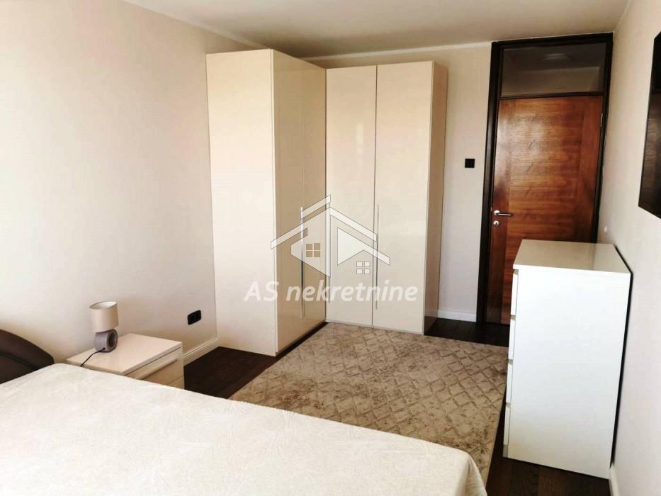 Stan Izdavanje Beograd  81 m2