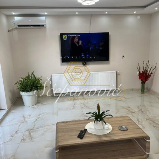 Kuća Izdavanje Novi Sad  524 m2