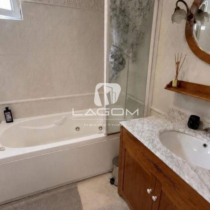 Trosoban stan na prodaju, Vojvode Stepe, Beograd, 93m², 314.000 €