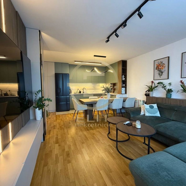Stan Prodaja Novi Sad  77 m2