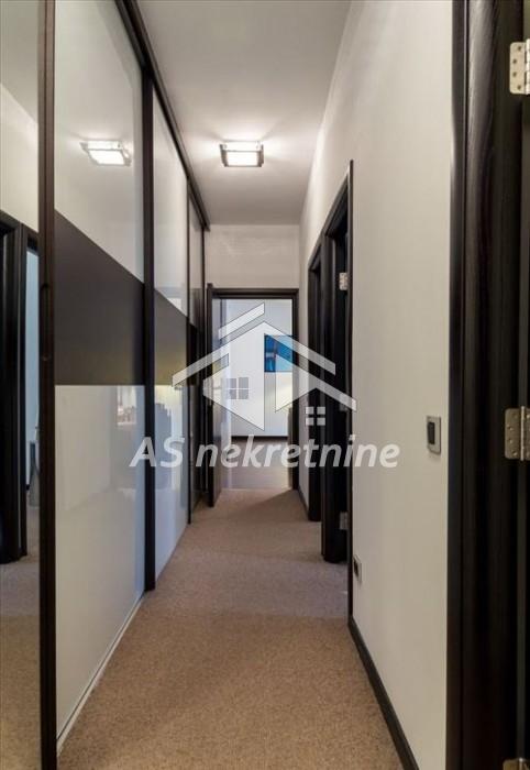 Četvorosoban stan za izdavanje, Trg Republike, Beograd, 87m², 1.600 €/mes
