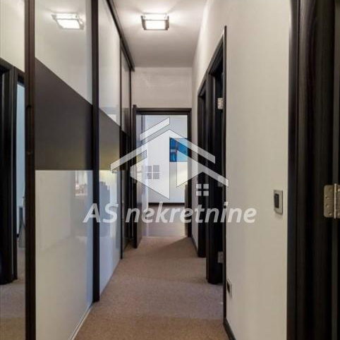 Četvorosoban stan za izdavanje, Trg Republike, Beograd, 87m², 1.600 €/mes