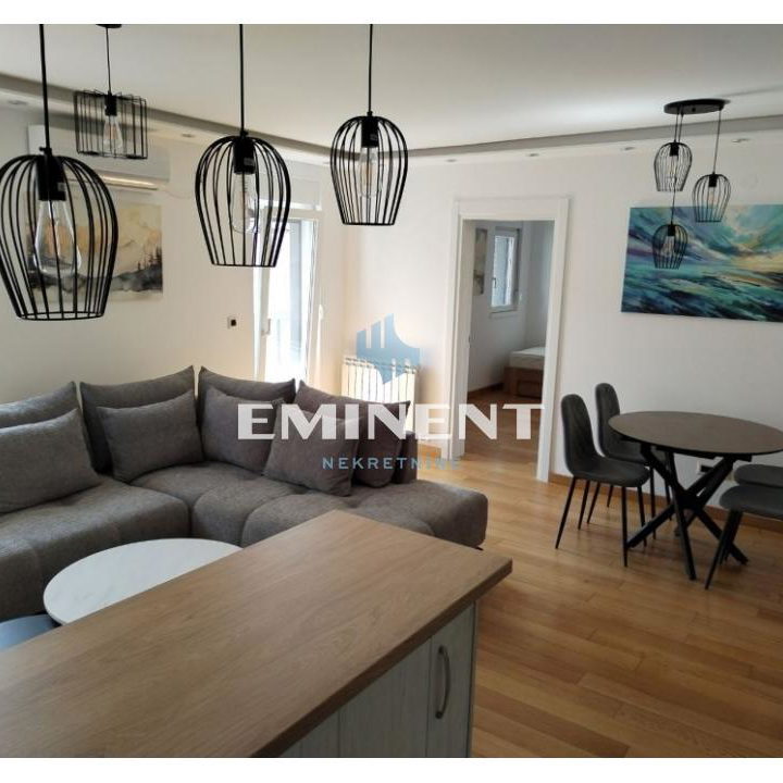 Stan Izdavanje Beograd Dimitrija Tucovića 84 m2