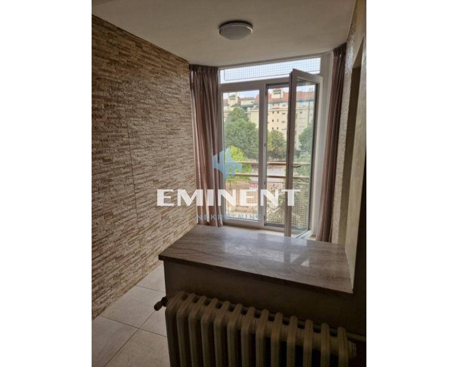 Trosoban stan za izdavanje, Bežanijska Kosa 3, Beograd, 85m², 1.000 €/mes