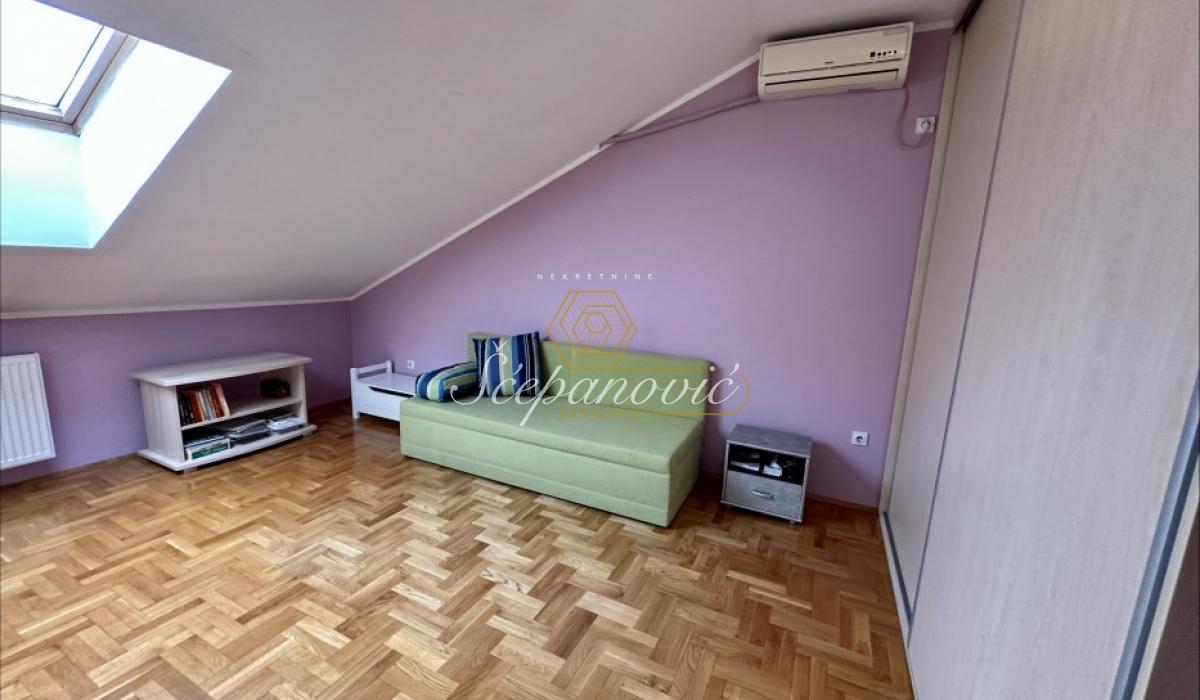 prodaja-stanova-v2IsI3JRvR Stan Prodaja Novi Sad 75 m2