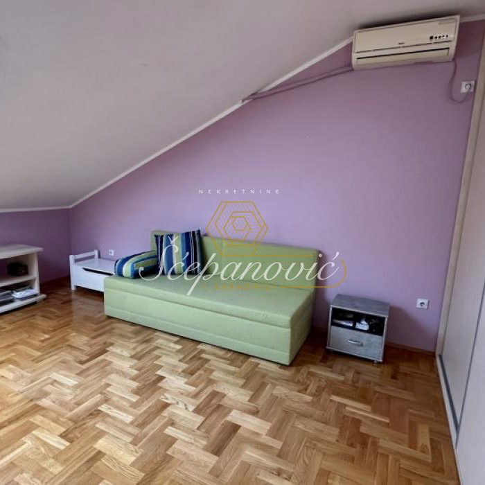Stan Prodaja Novi Sad  75 m2