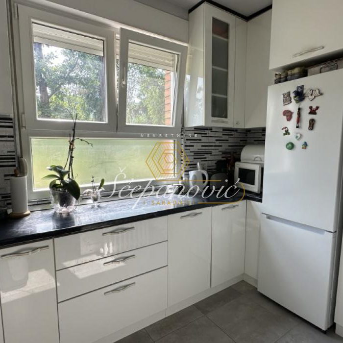 Stan Prodaja Novi Sad  75 m2