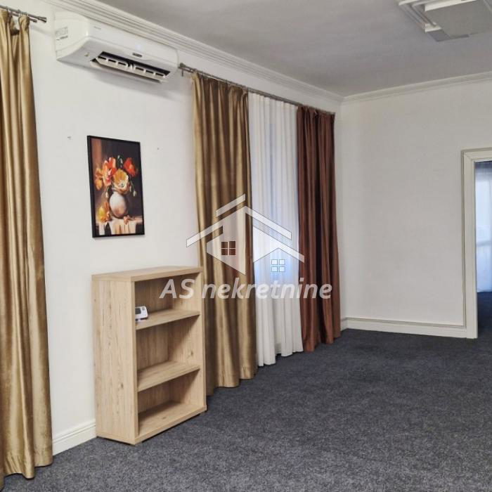 Lokal Izdavanje Beograd Kalenić Pijaca 72 m2