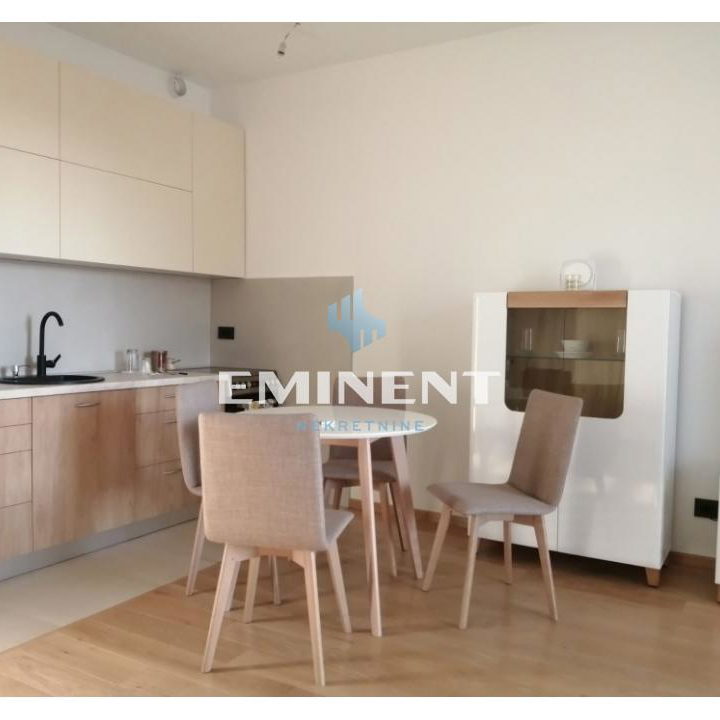 Stan Izdavanje Beograd Gundulićev Venac 37 m2