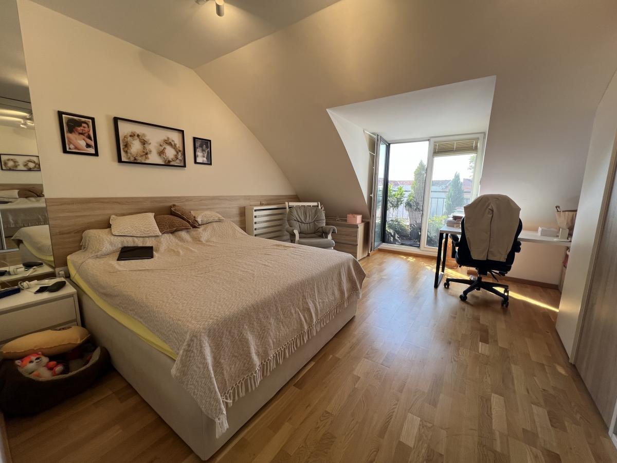 Četvorosoban stan na prodaju, Sajmište, Novi Sad, 111m², 277.500 €