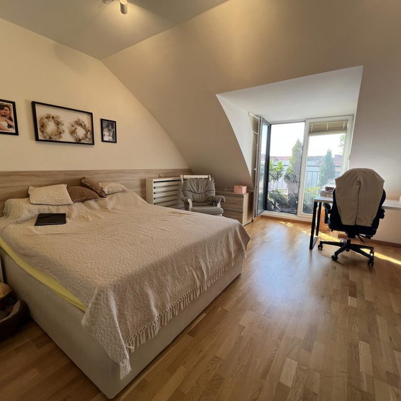 Četvorosoban stan na prodaju, Sajmište, Novi Sad, 111m², 277.500 €