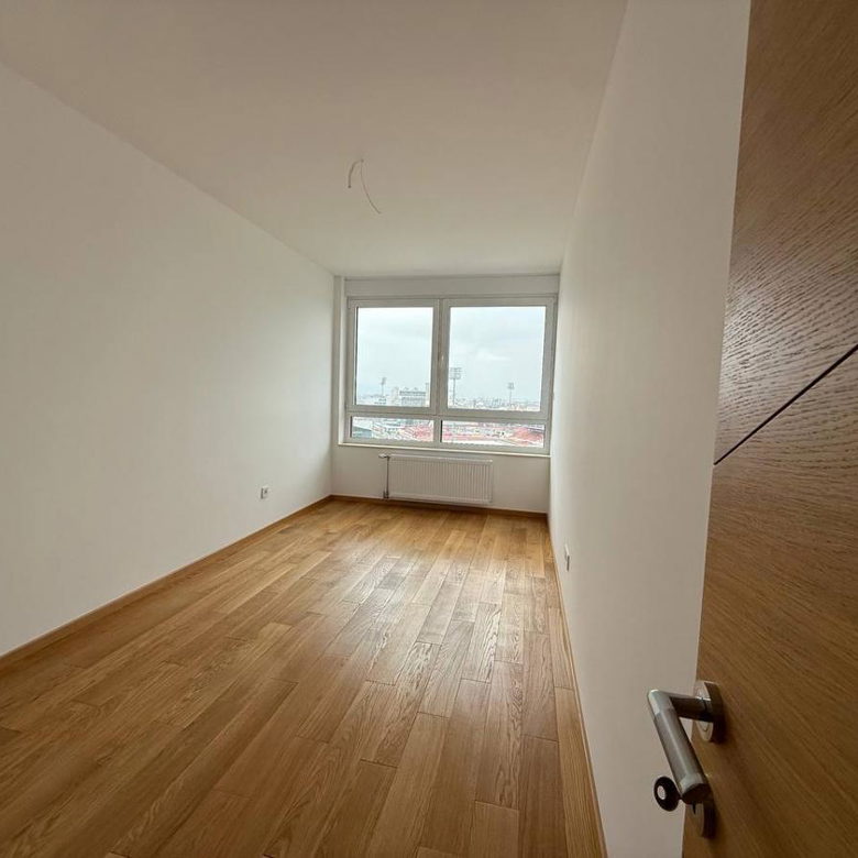 Lokal za izdavanje, Centar, Novi Sad, 117m², 1.800 €/mes