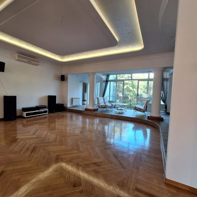 Stan Prodaja Novi Sad  213 m2