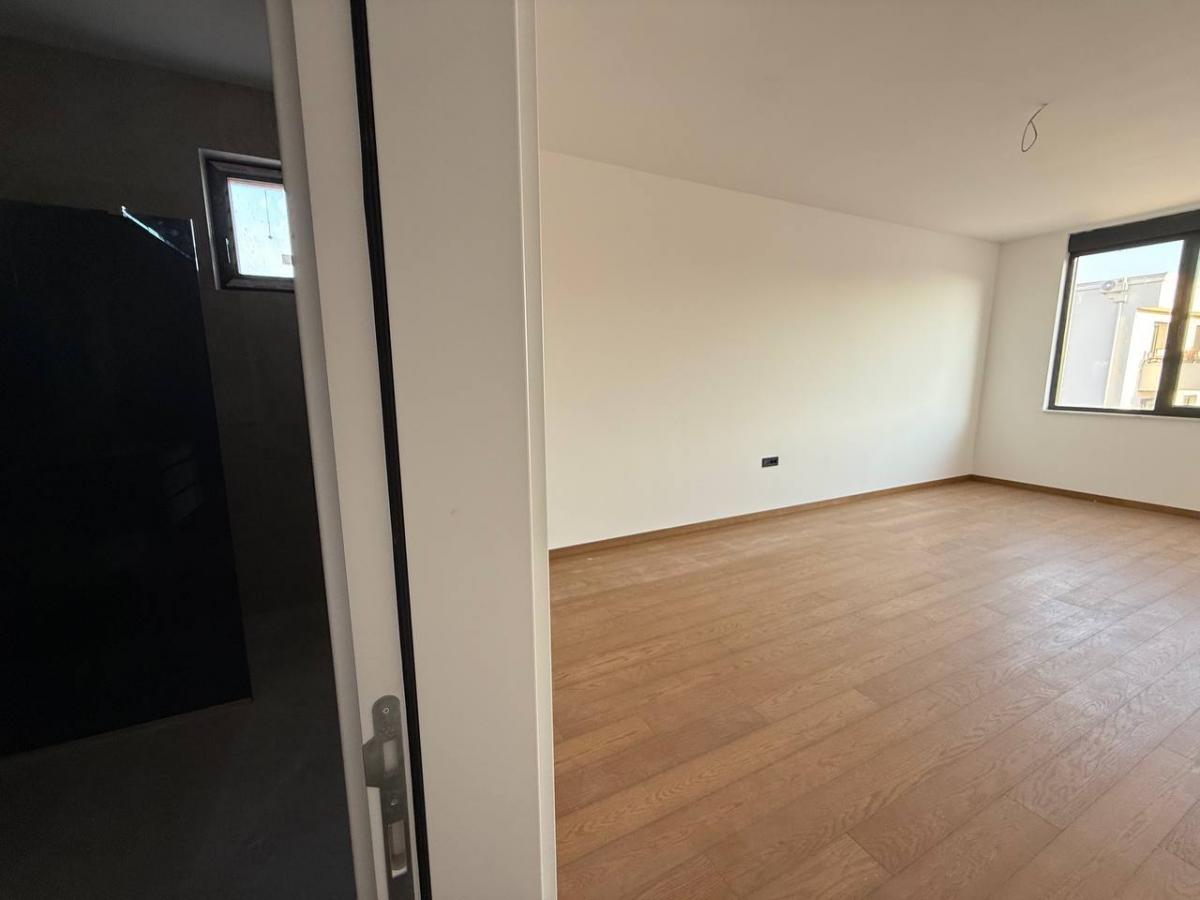 qiqutpqjzw-photo-2025-10-17-08-51-01 Petosoban stan na prodaju, Bulevar Patrijarha Pavla, Novi Sad, 135m², 360.000 €