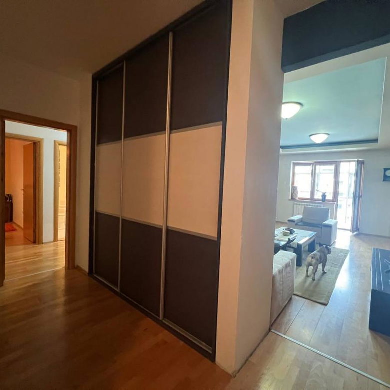 Četvorosoban stan na prodaju, Bulevar Oslobođenja, Novi Sad, 134m², 299.000 €