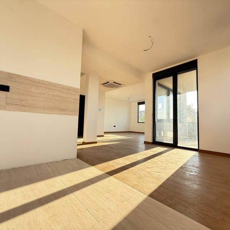 Stan Prodaja Novi Sad Bulevar Patrijarha Pavla 135 m2