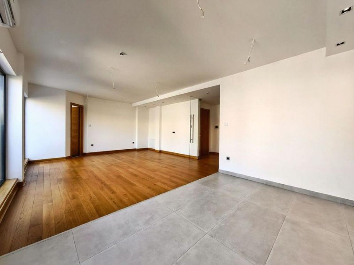 Stan Prodaja Novi Sad  240 m2