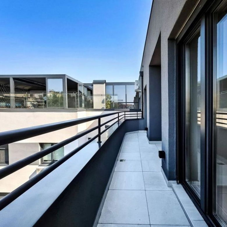 Četvorosoban stan na prodaju, Adamovićevo Naselje, Novi Sad, 240m², 3. sprat, 600.000 €